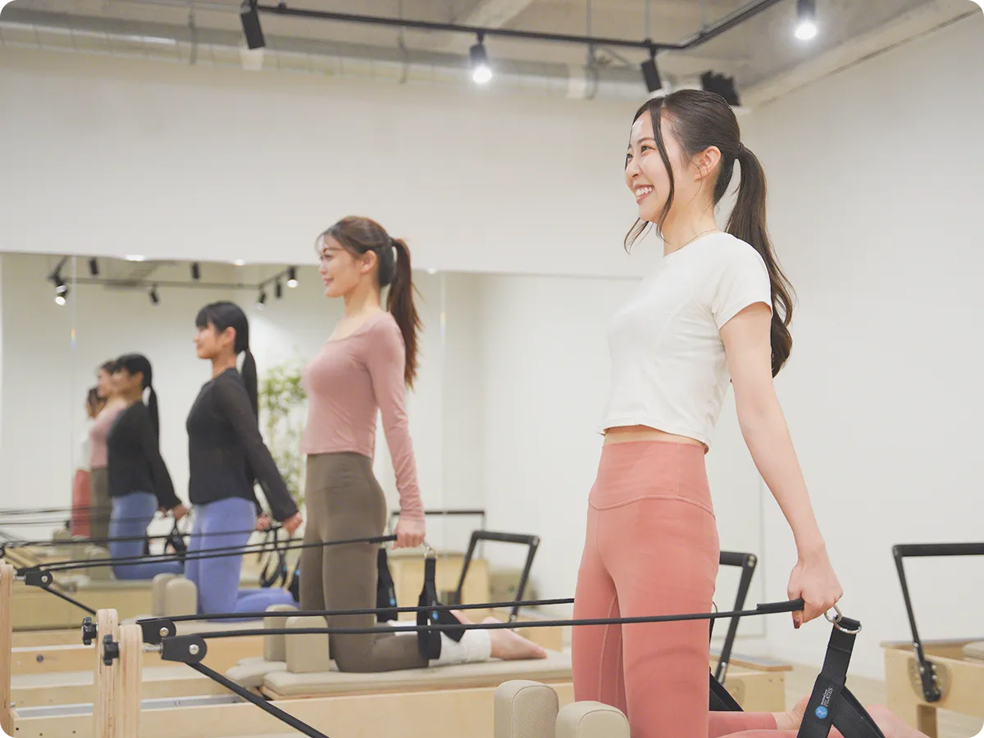 ピラティスボディメイククラス - 理想の体型を目指すマシンピラティス